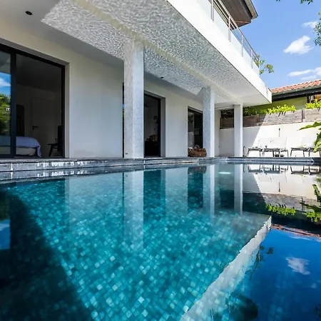 Tropical Keyweek Beautiful Architect With Swimming Pool In *
