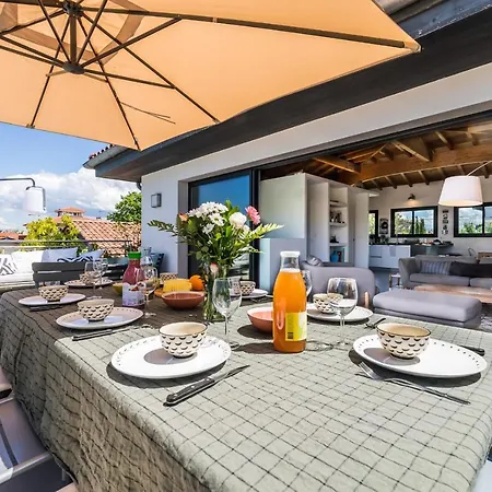 Tropical Keyweek Beautiful Architect With Swimming Pool In Villa Bidart